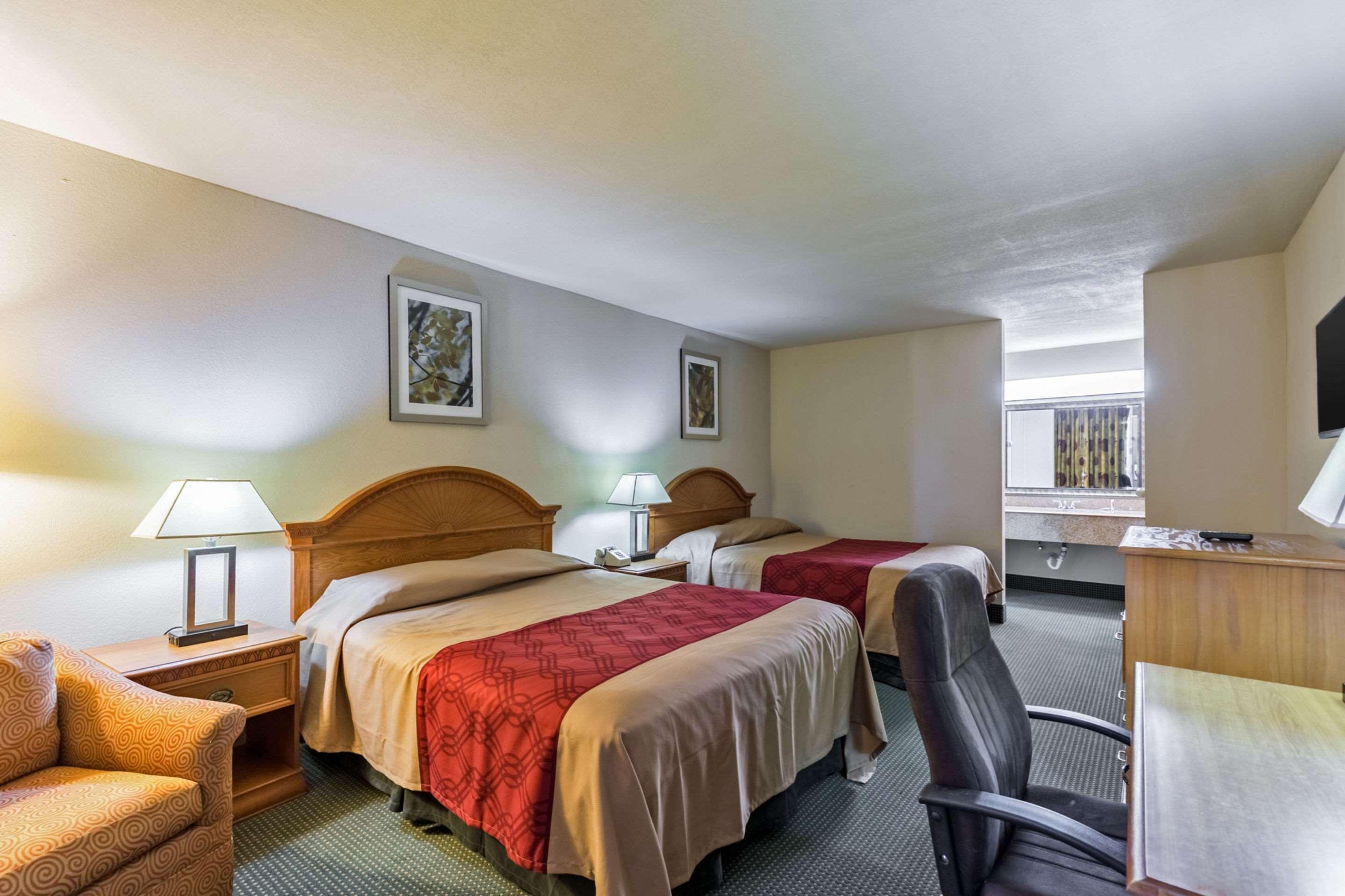 อีโคโนลอดจ์ เบย์ทาวน์ Motel ภายนอก รูปภาพ